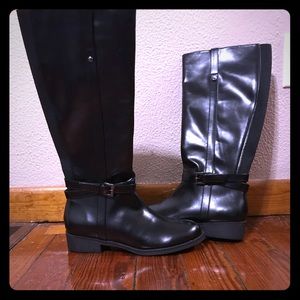 BOGO FREE! Brand new size 8 American Eagle boots